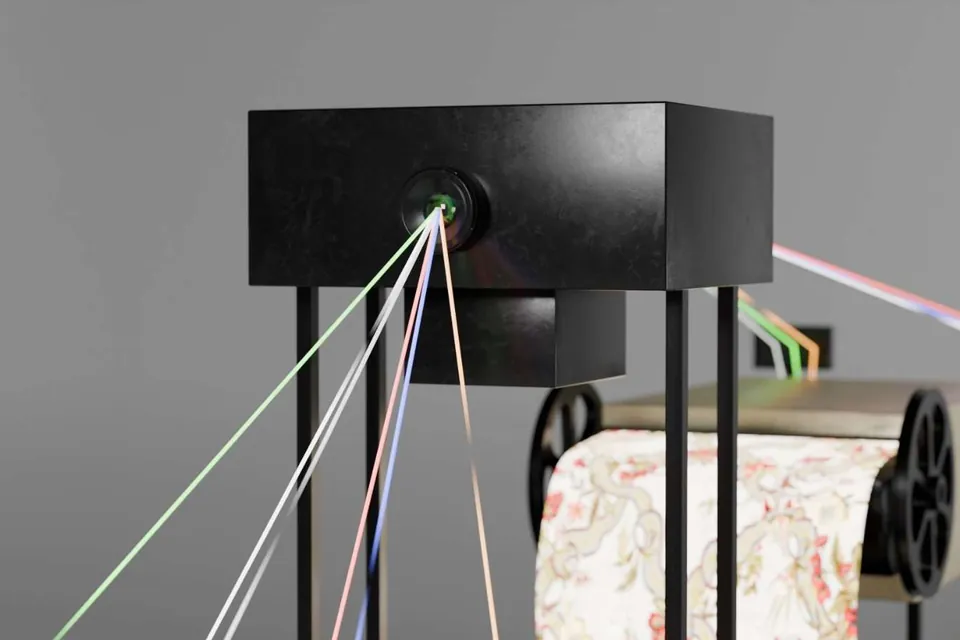 Le projecteur et les fils lumineux au-dessus de l'étoffe