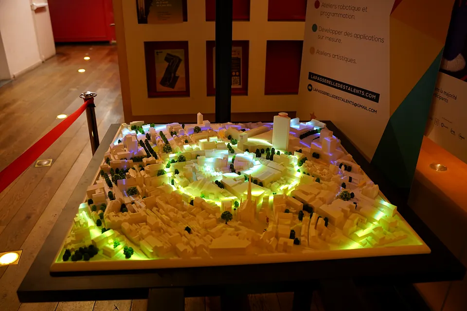 Un anneau de lumière autour du centre historique